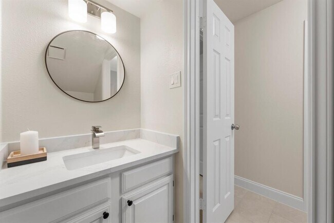 Building Photo - 49 W Southfork Pines Cir