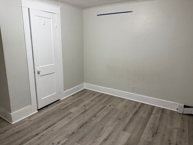 Building Photo - 146 Sherman St