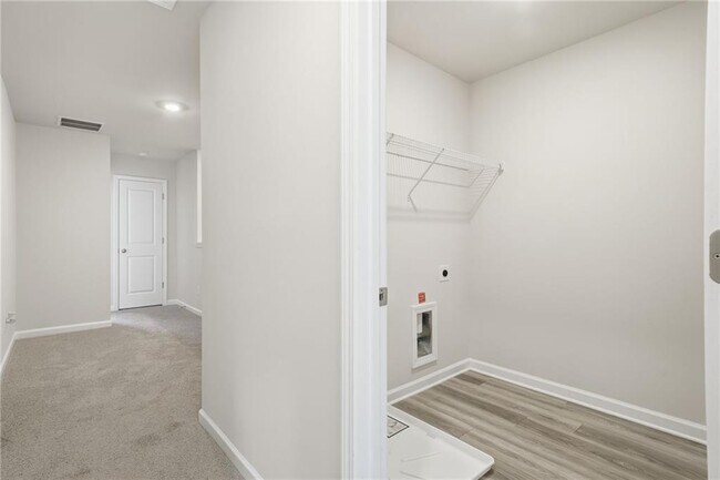 Building Photo - 3966 Oakwood Ter Ct