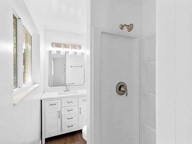 Building Photo - Renovated 4-Bedroom, 3-Bathroom Home in Millcreek