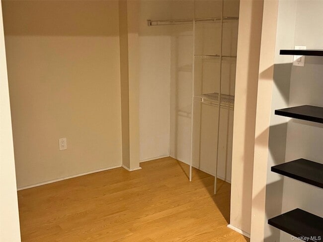 Building Photo - 22 W 1st St