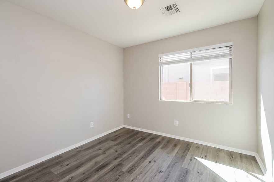 Building Photo - 501 S 112th Dr