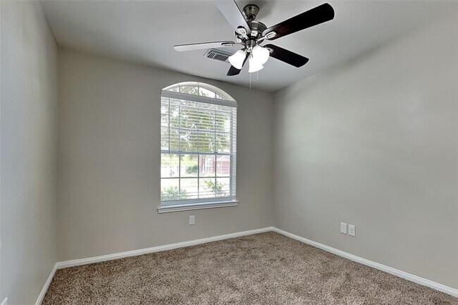 Building Photo - 3318 Noble Hollow Dr