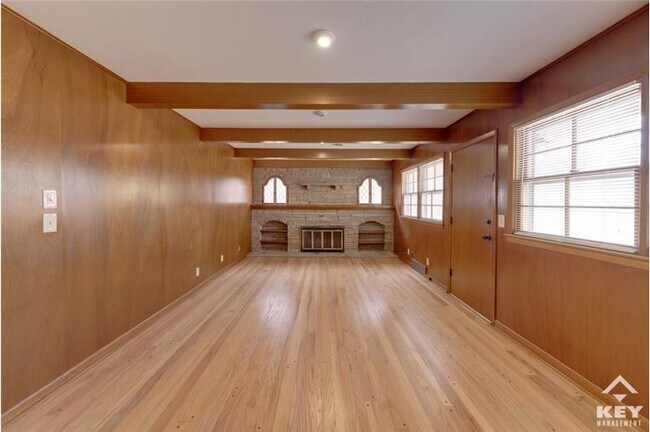 Building Photo - 1143 Patricia St