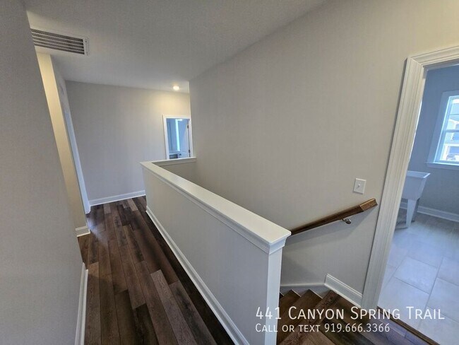 Building Photo - 441 Cyn Spg Trl