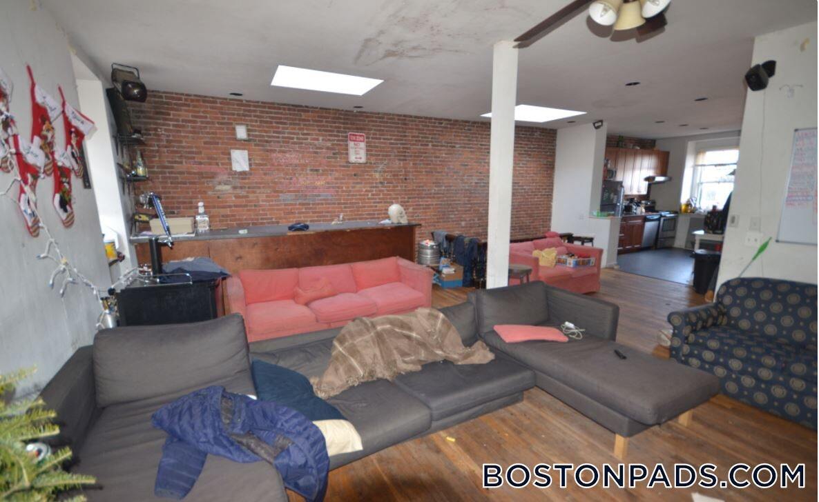 Building Photo - 486 Massachusetts Ave