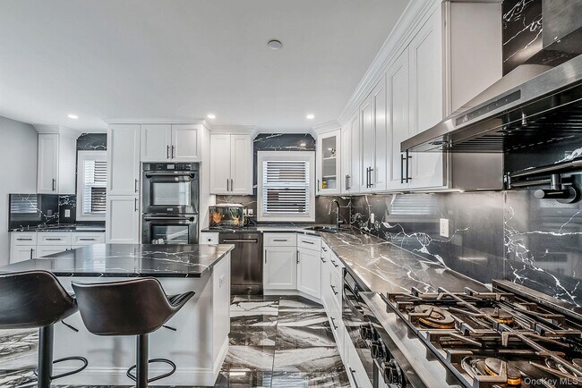 Building Photo - 449 Nassau Ave