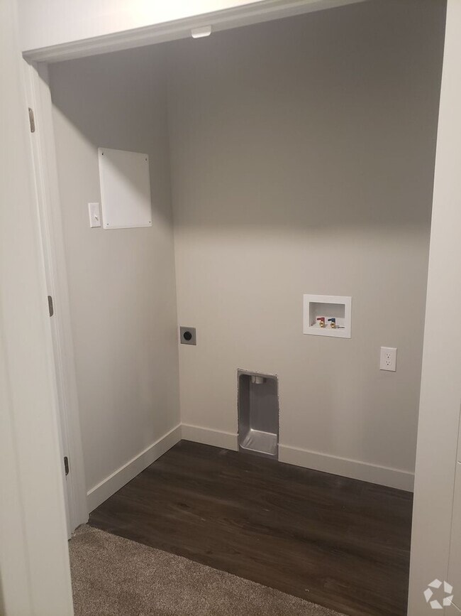 Building Photo - 2 bed 1 bath in Springville