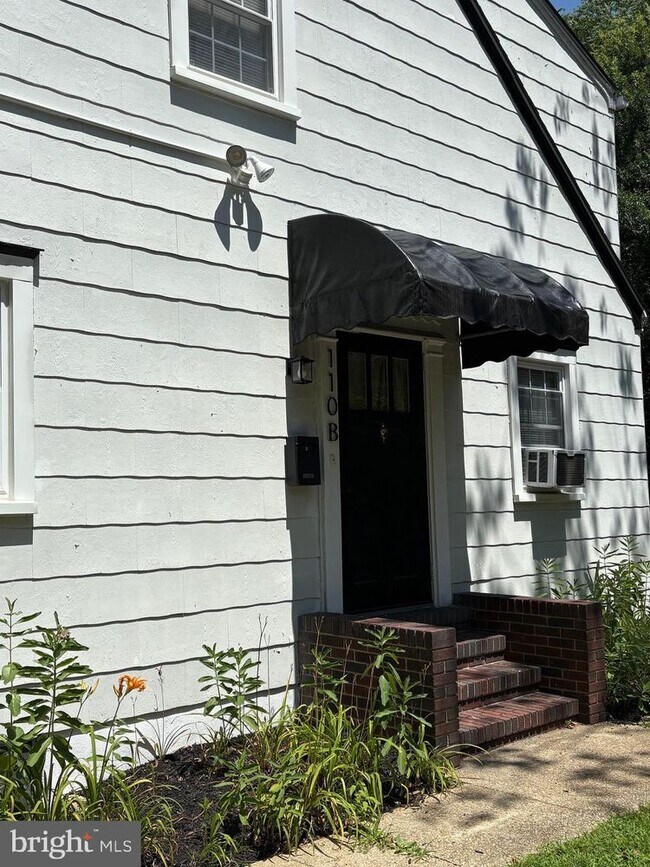 Building Photo - 110 Hillcrest Ave
