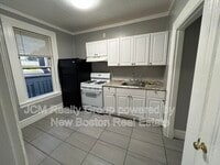 Building Photo - 64 Hollis St