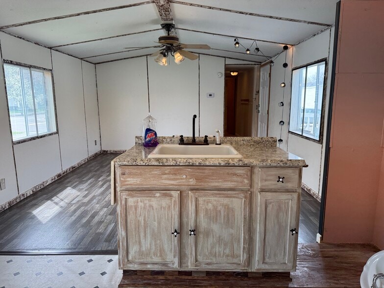 Building Photo - 48592 Leafdale Ct