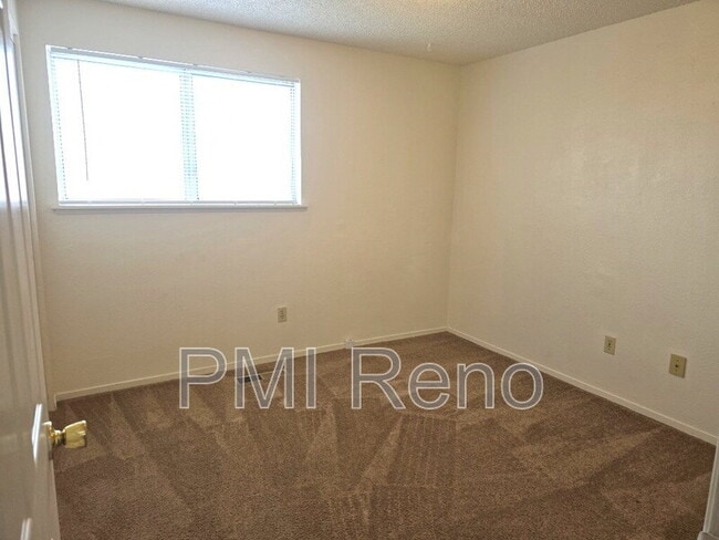 Building Photo - 6745 Peppermint Dr