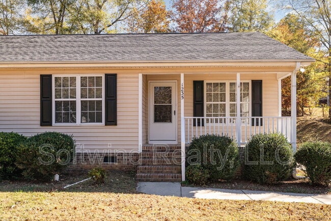 Building Photo - 1235 Summer St