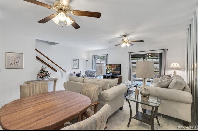 Building Photo - 9725 E Goldfinch Ln