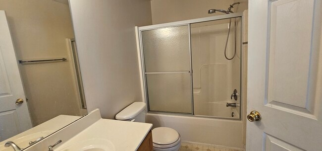 Building Photo - 9 E Calabash Ct