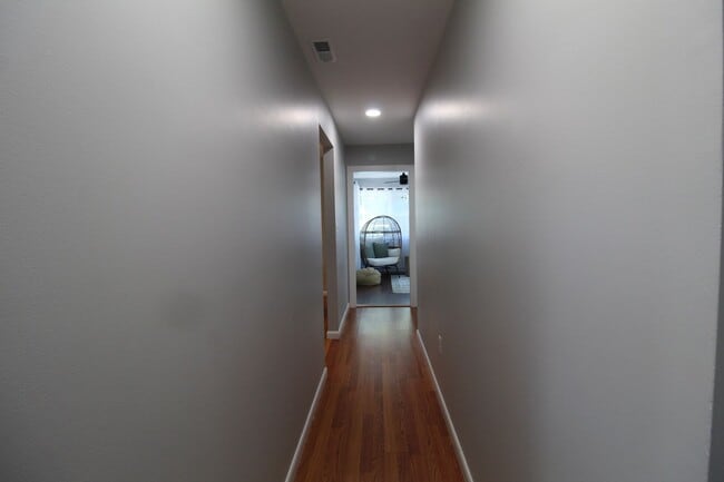 Building Photo - Bright & Spacious 2-Bedroom Home in Massanutten