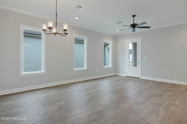 Building Photo - 107 Alpine Dr