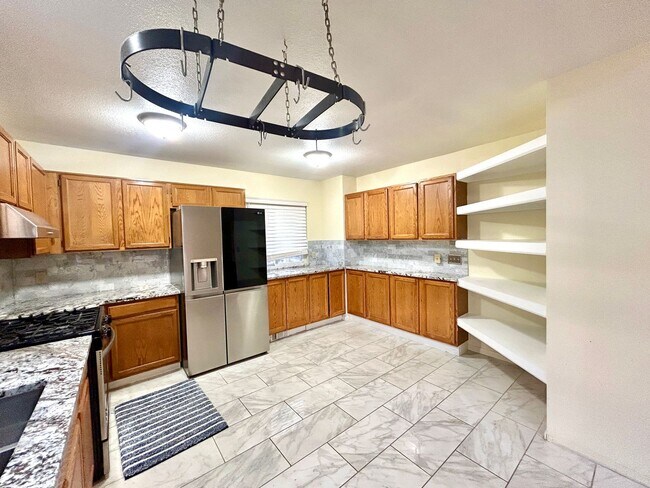 Building Photo - Looking for a Quality tenant who Appreciates a Gourmet Kitchen