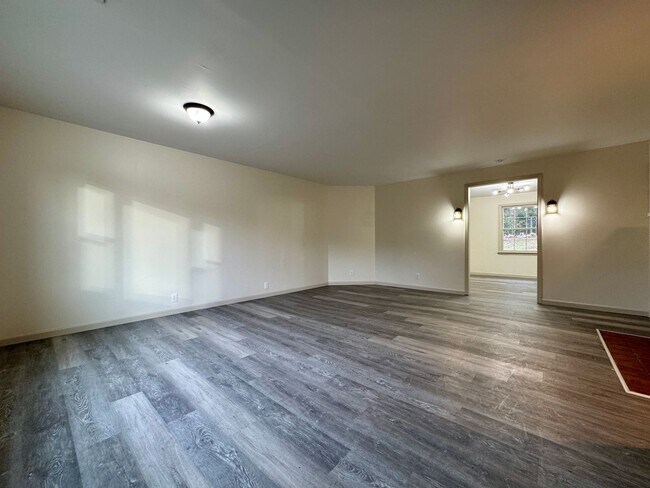 Building Photo - 1820 Tunnel Blvd