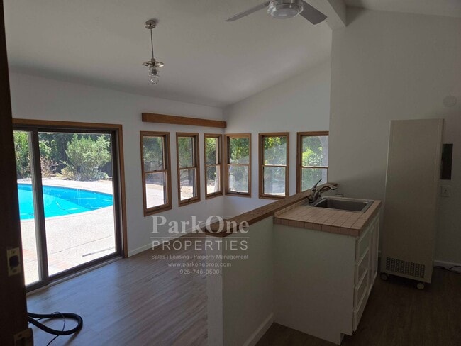 Building Photo - Single Level Alamo Rental near Roundhill G...