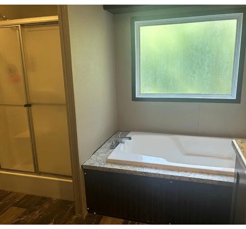 Building Photo - 911 Little Ln