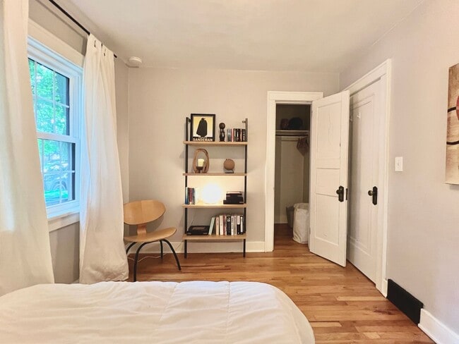 Building Photo - The Ideal TC Downtown Retreat
