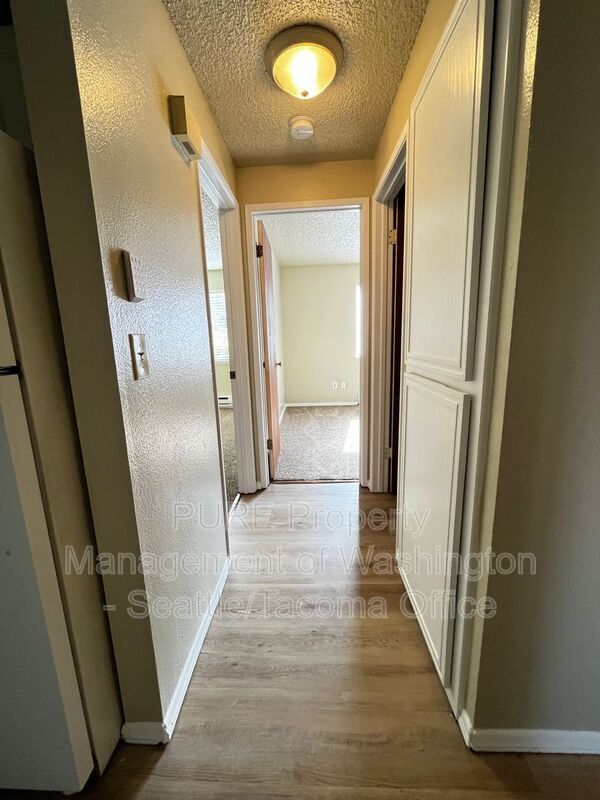 Building Photo - 1812 I St NE