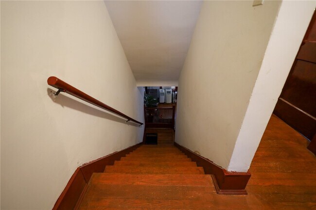 Building Photo - 610 Mitchell St