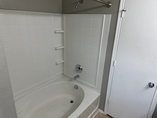 Building Photo - 308 Chinaberry Trail