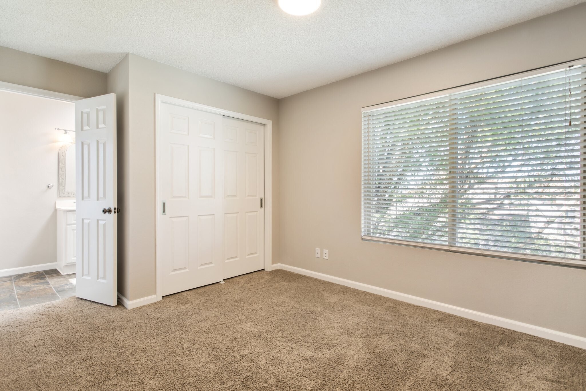 Building Photo - 6450 Stonehedge Dr