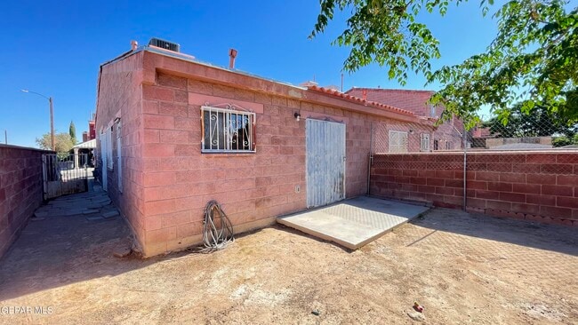 Building Photo - 11040 Sunshine Ct