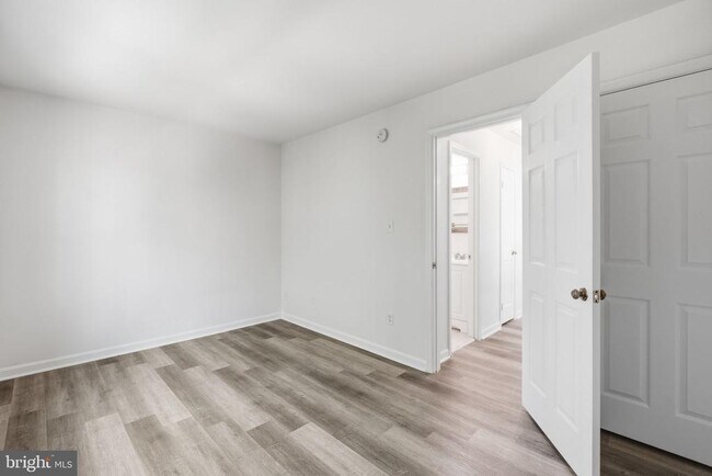 Building Photo - 541 Colecroft Ct