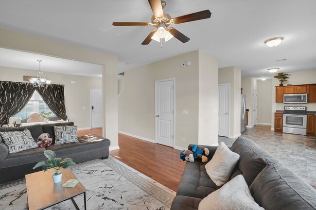 Building Photo - Like New Home for Rent in Hinesville!