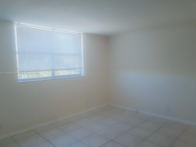 Building Photo - 500 Executive Center Dr