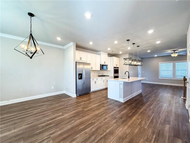 Building Photo - 732 Mulberry Walk