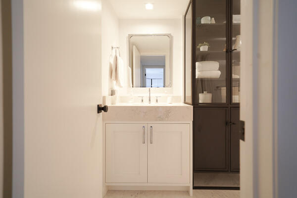 Building Photo - 917 9th Ct
