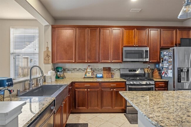 Building Photo - 1117 Nevarez