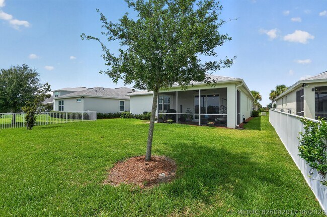 Building Photo - 10430 SW Captiva Dr