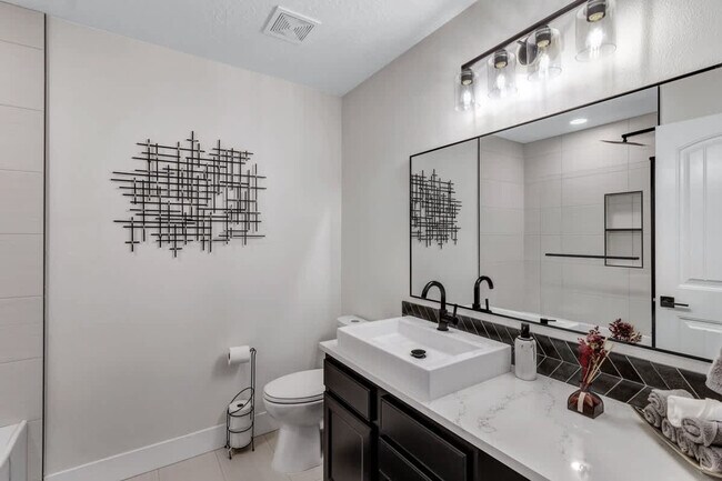 Building Photo - 4061 E Arch Dr