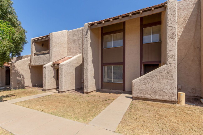Building Photo - 5742 N 43rd Dr