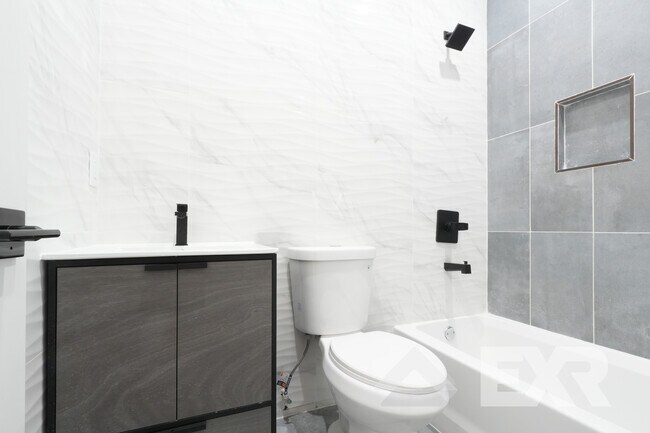 Building Photo - 236 Montrose Ave