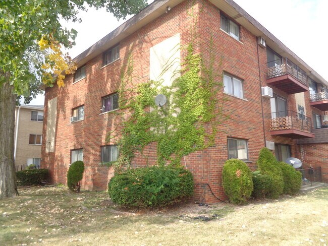 Primary Photo - 6334 W 99th Pl