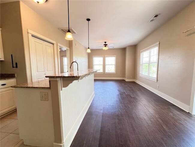 Building Photo - 3164 N Barnsbury Terrace