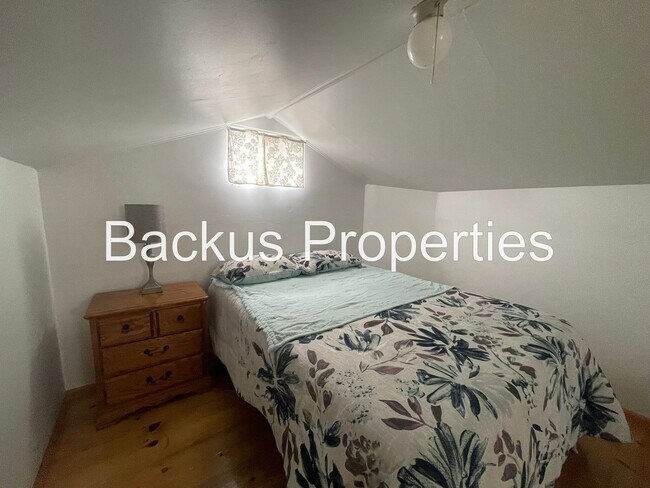 Building Photo - Wonderful furnished loft in upper Seaside