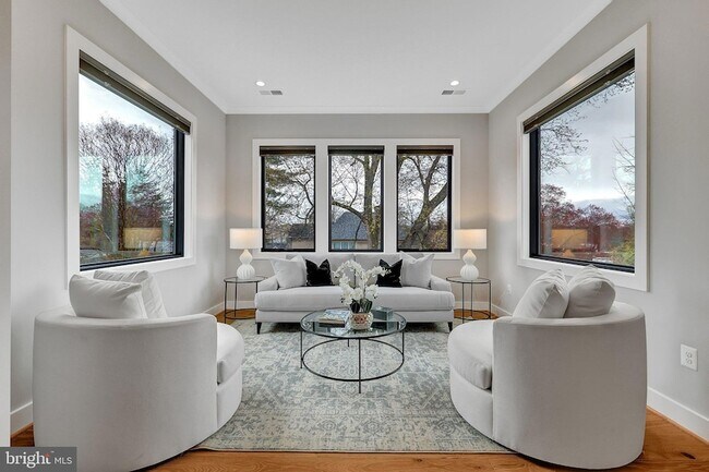 Building Photo - 1100 Balls Hill Rd