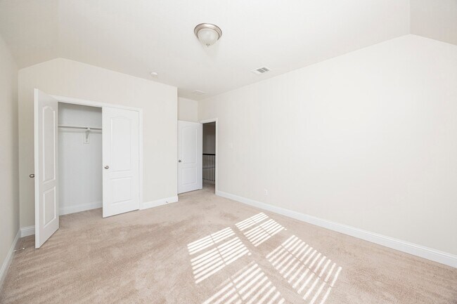 Building Photo - 5313 Basham Ln