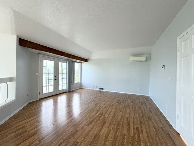 Building Photo - 3695 Sqft. Redondo home near Puget Sound!