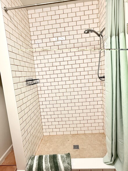 Building Photo - 1335 Churchill Rd