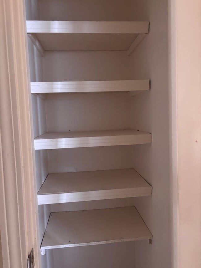 Building Photo - 1456 Glouchester Dr