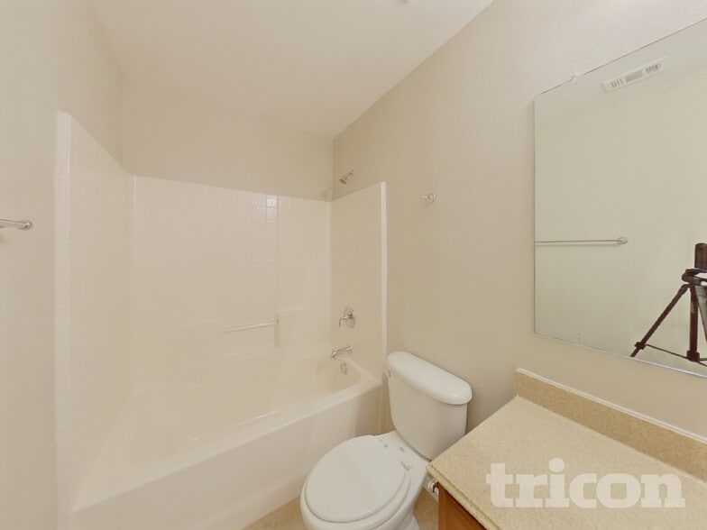 Building Photo - 10309 Bradshaw Dr